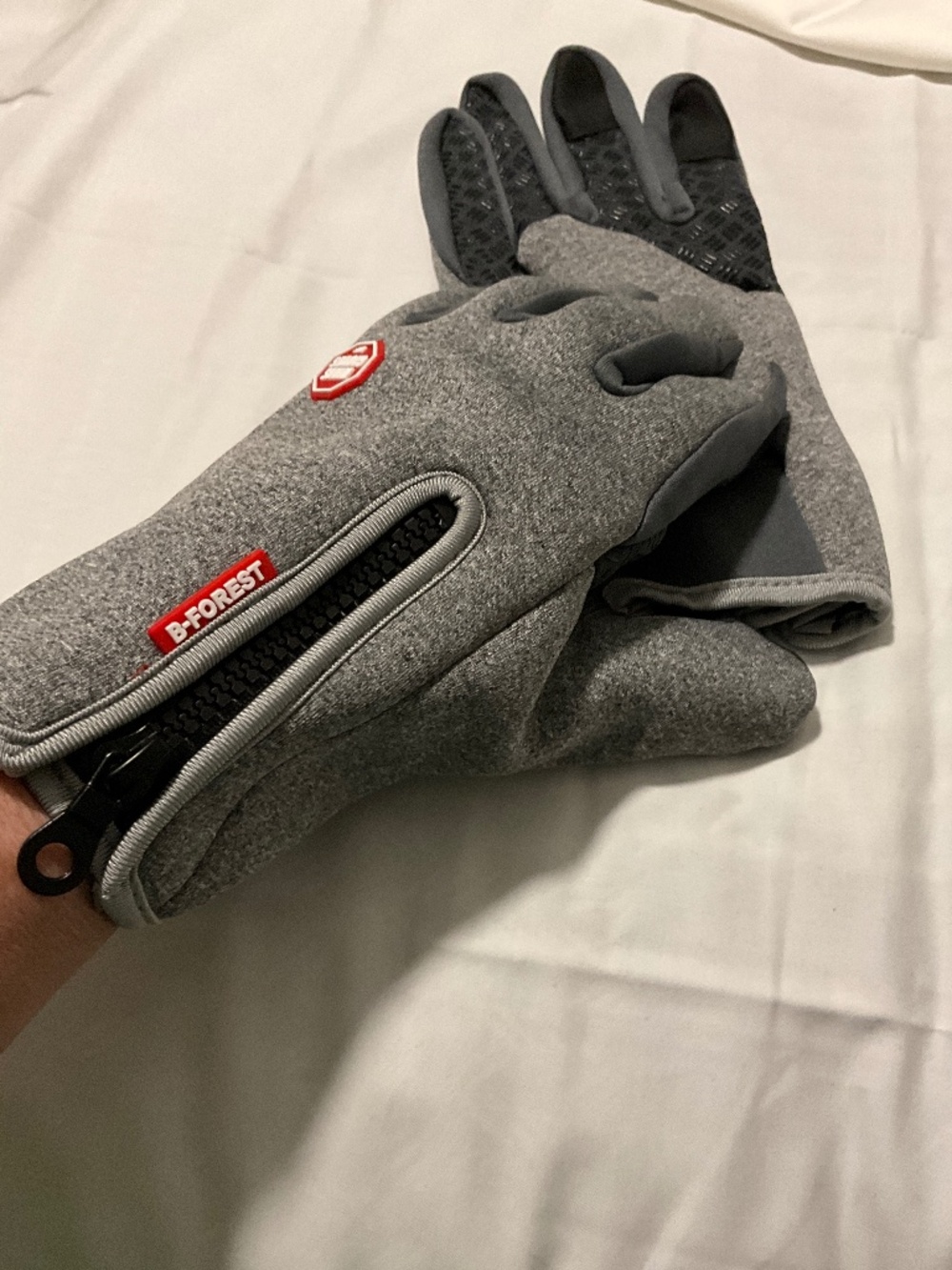 Grey cycling glove